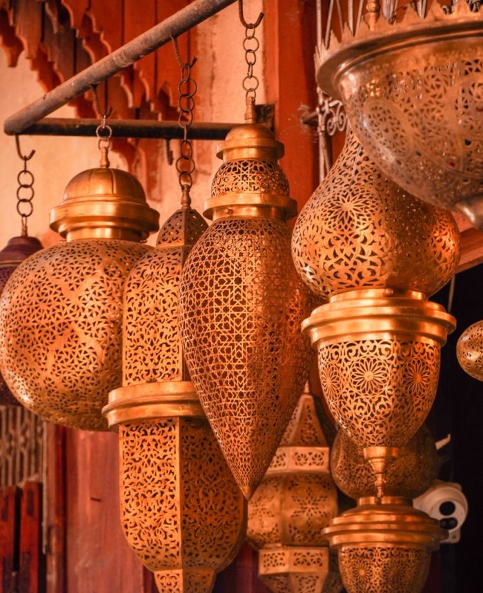 فانوس نحاسي مخرّم